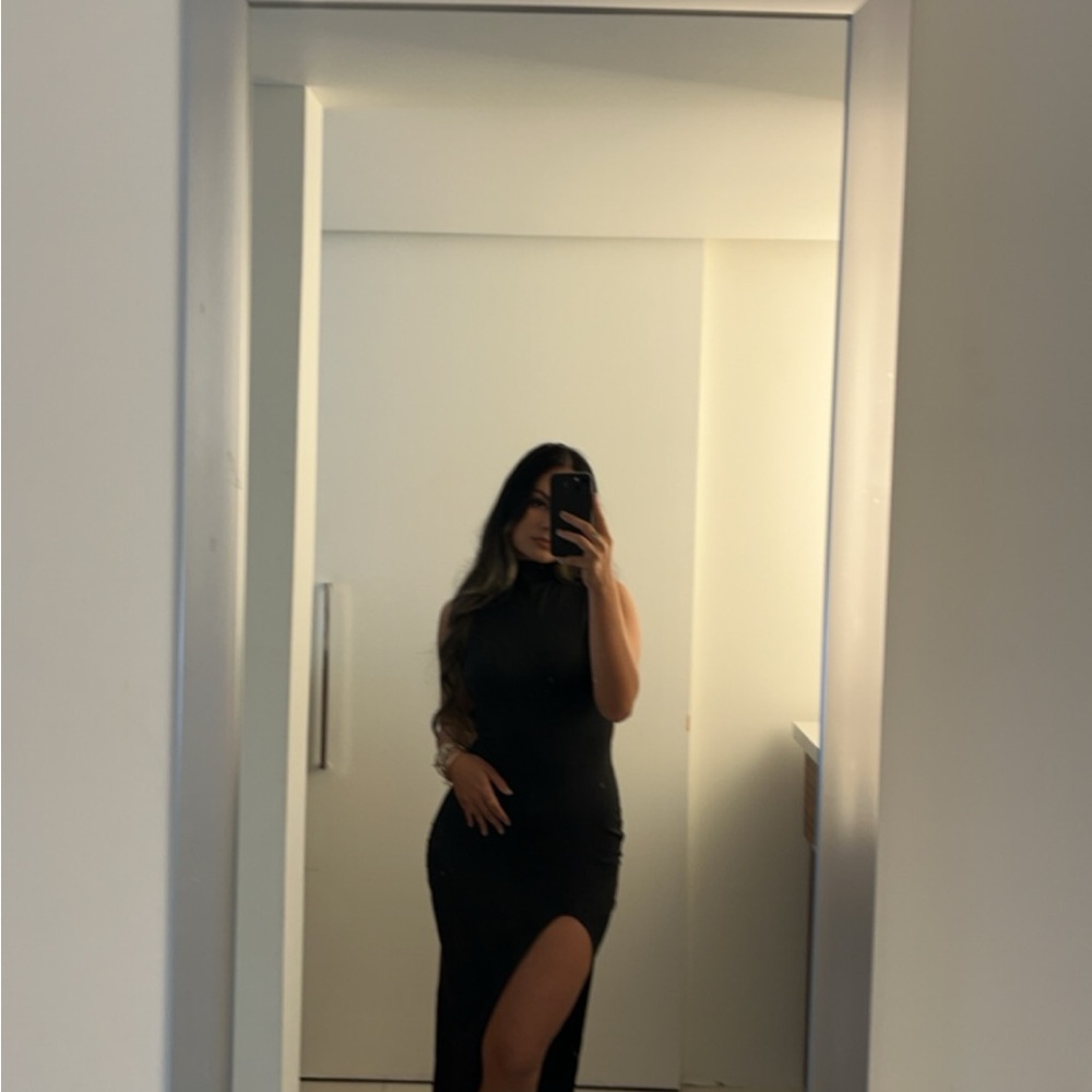 Black Sleeveless Bodycon Dress with Slit and Mock Neck for Cocktail